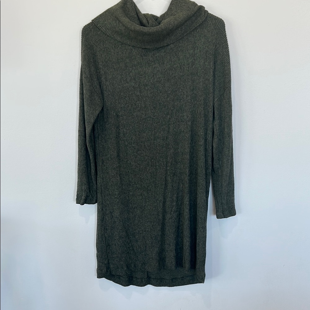 Elegant Olive Green Women's Sweater